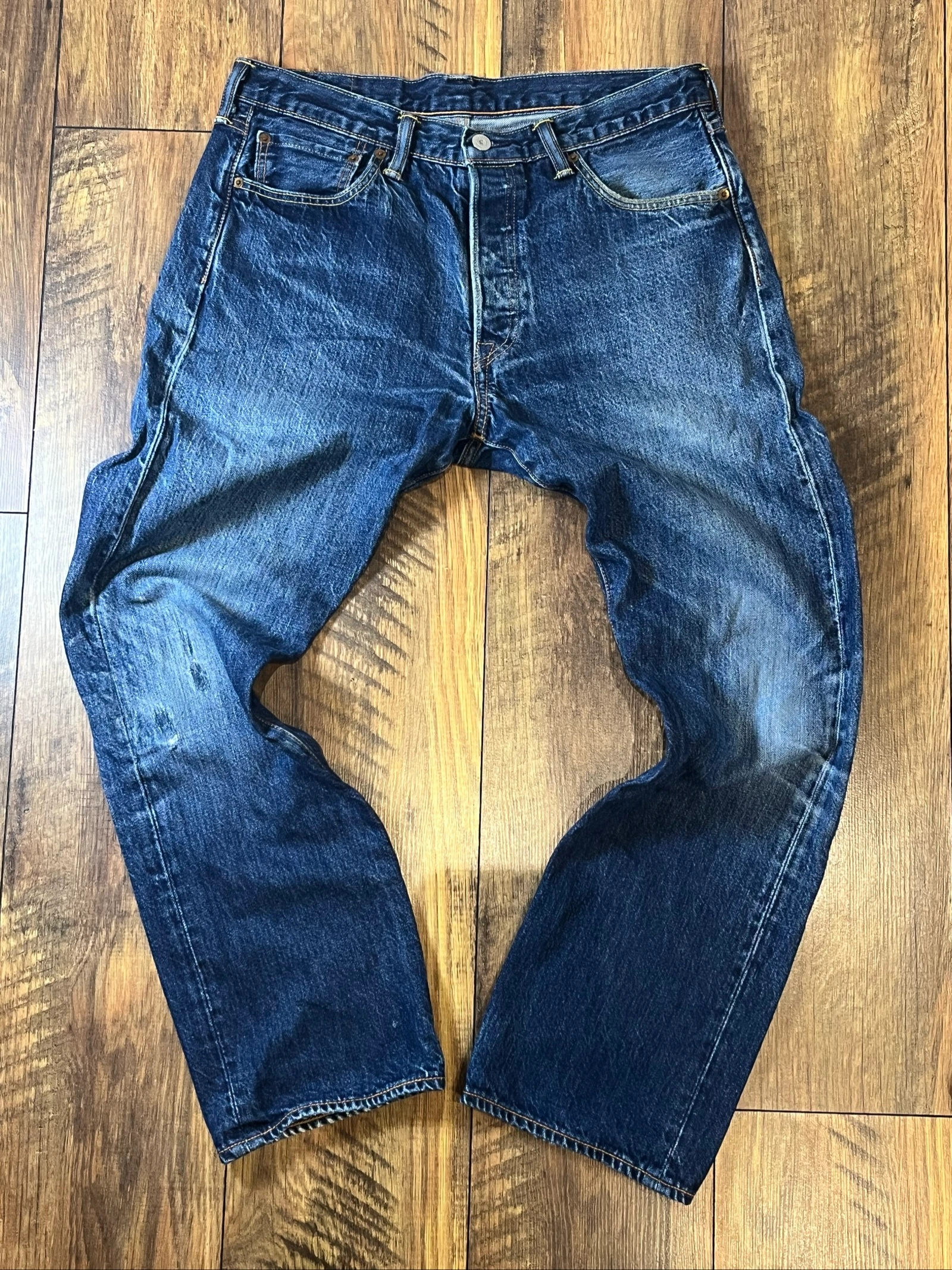 Jean 501 bleu medium coupe droite délavé naturel - Levi's Strauss & Co - taille 34/30 - bon état